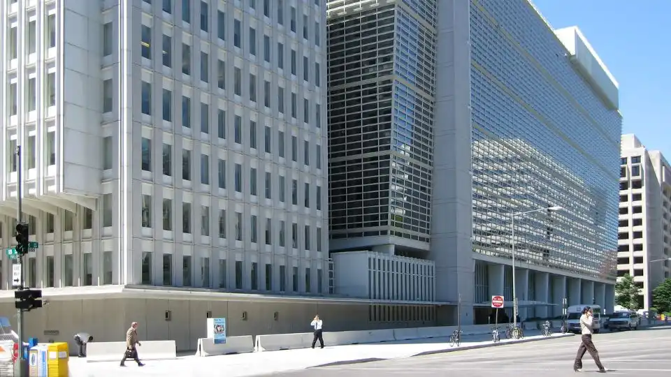 World Bank Slashes 2025 Global GDP Growth Forecast to 2.3% Amid Trade Tensions